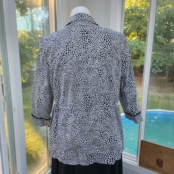 Chico’s Black White Dalmatian Print Cinch Waist Anorak 2 Way Zipper Rain… - Picture 5 of 14